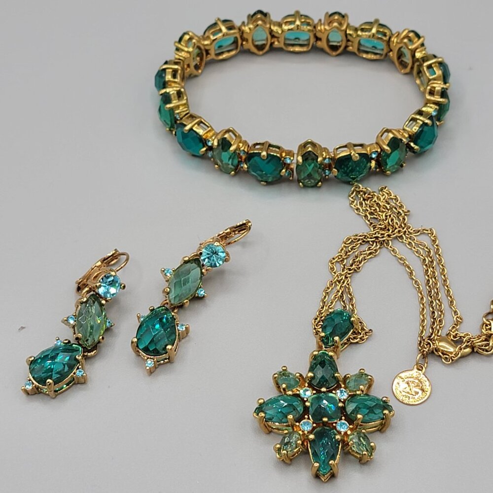Joan Rivers Collection Turquoise Rhinestone Set - Picture 2 of 10